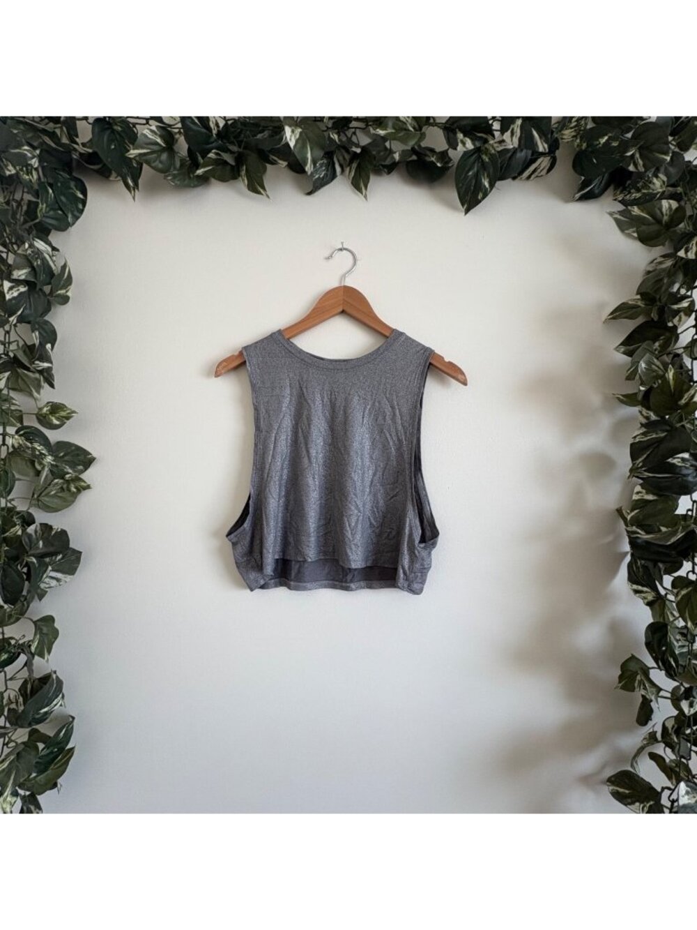 Lululemon Athletic Muscle Love Cropped Tank Top Silver Grey Women’s Size 4